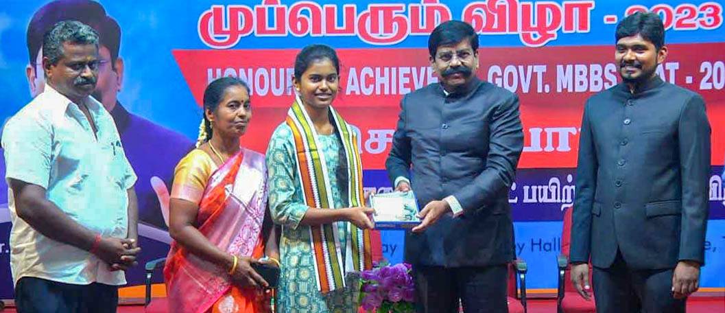 Paripoorna neet academy best for crash course in dindigul